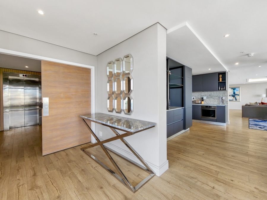 To Let 3 Bedroom Property for Rent in Sea Point Western Cape
